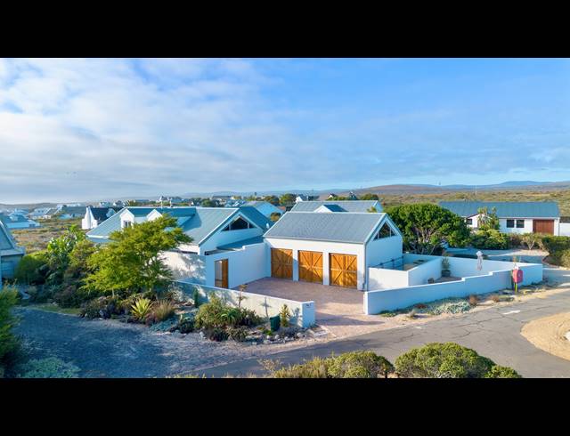 3 BEDROOM HOUSE FOR SALE IN GROTTO BAY